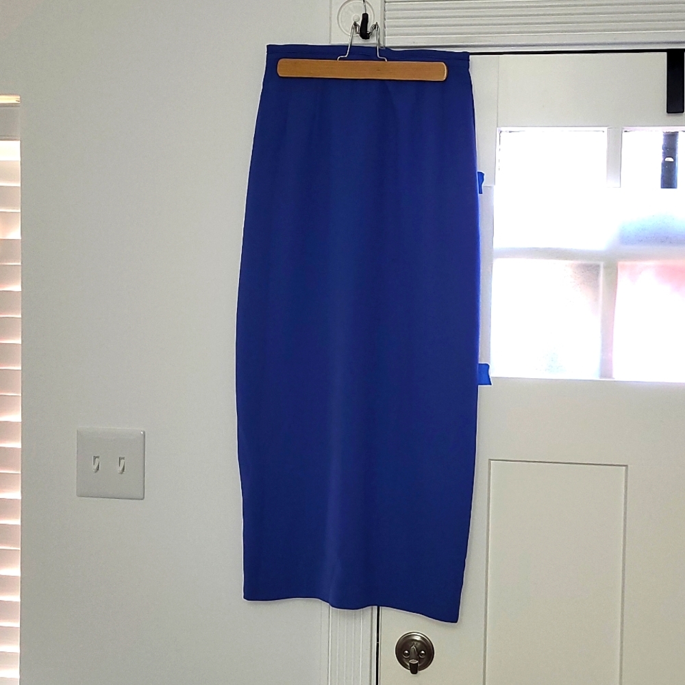 DONNA MORGAN SKIRT, SIZE 6, PERIWINKLE COLOR